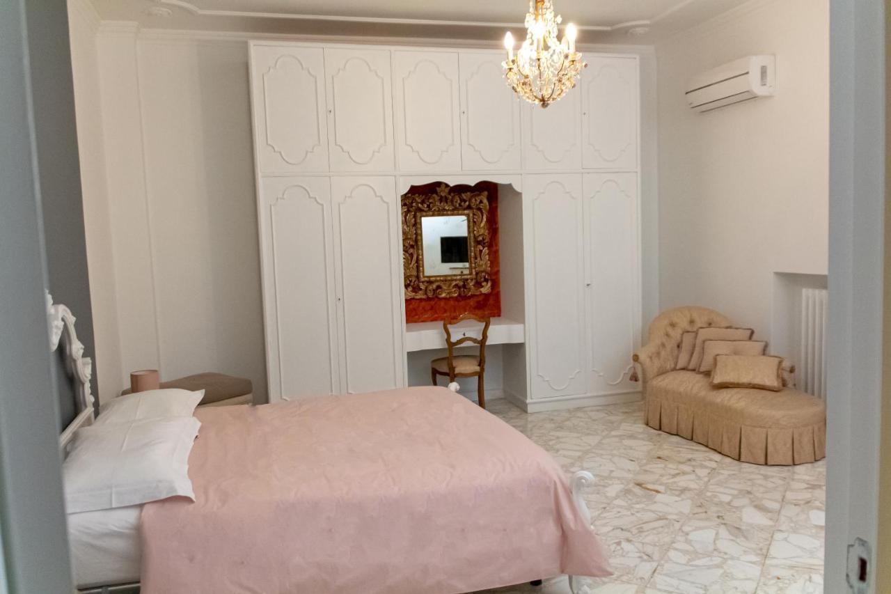 Interno 9 Hotel Bari Eksteriør billede