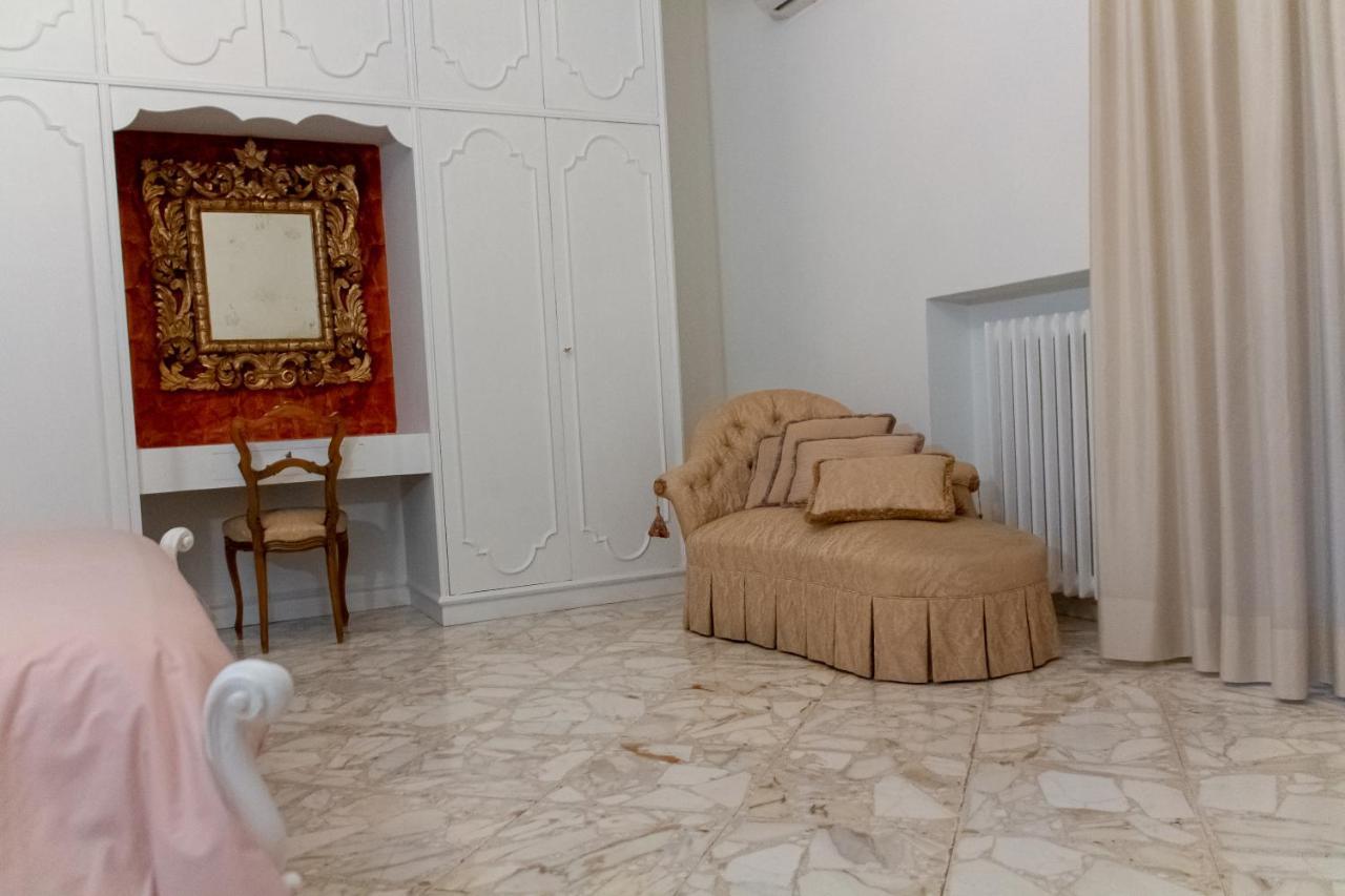 Interno 9 Hotel Bari Eksteriør billede